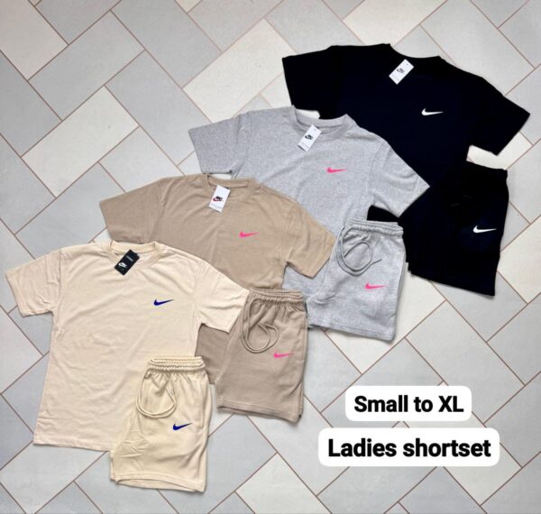 Nlke Ladies Shortset
