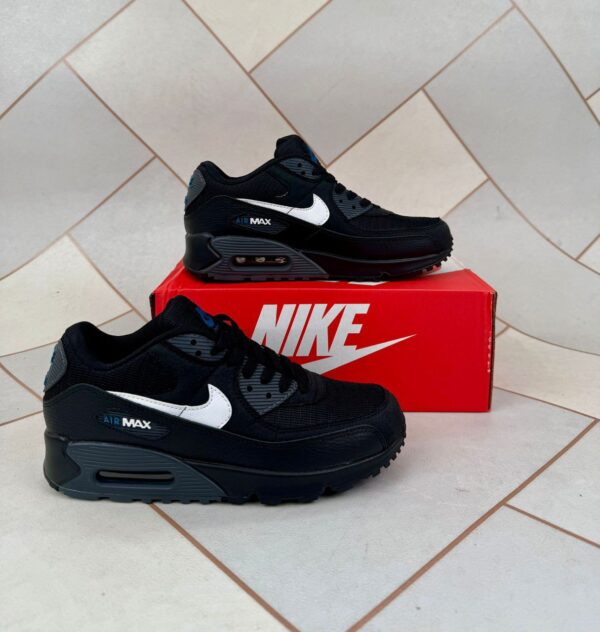90's Men trainers - Image 2