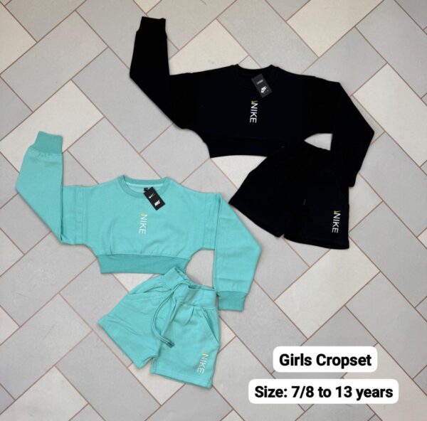 Nlke Girls Crop & shorts set