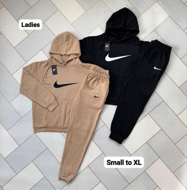 Nlke Ladies Tracksuit