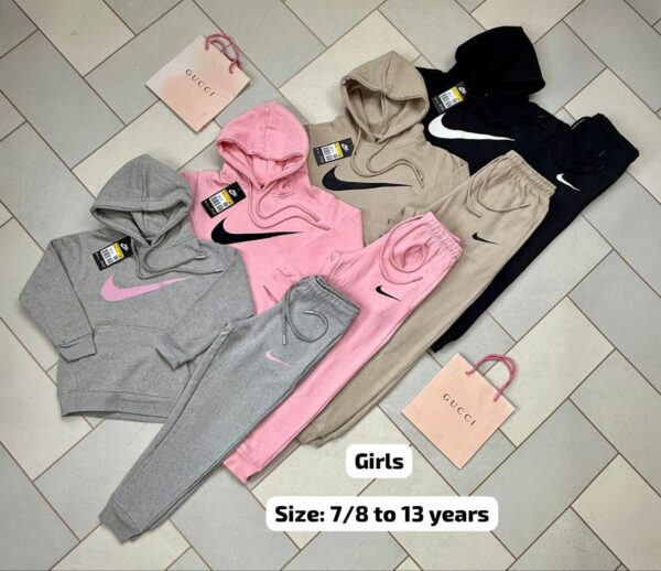 Nlke Girls Tracksuit