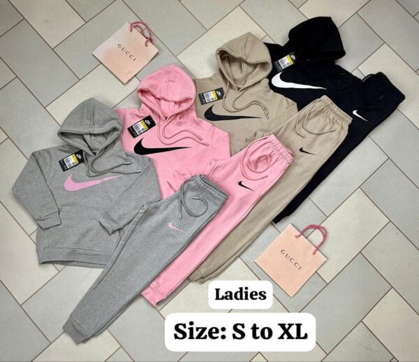 Nlke Ladies Tracksuit